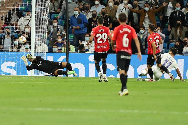 官宣：疆粤交易正式达成 周琦赵睿完成CBA注册